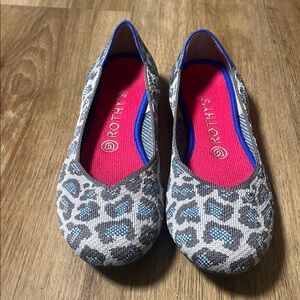 Rothys The Flats in Spotted Leopard Grey/Blue
